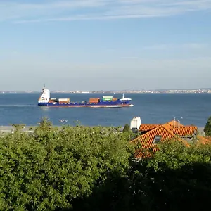 https://xavier-alfama-apartment-river-view.hotels-lisbon-portugal.com